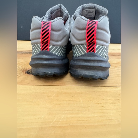 Women’s The North Face Vectiv Fastpack Future Light Hiking Cushioned Shoes 9 - Picture 4 of 11